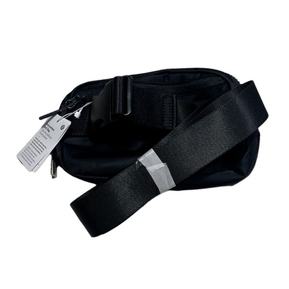 NWT Lululemon Everywhere waist bag & Fanny Pack Extended Strap Black - Picture 6 of 12